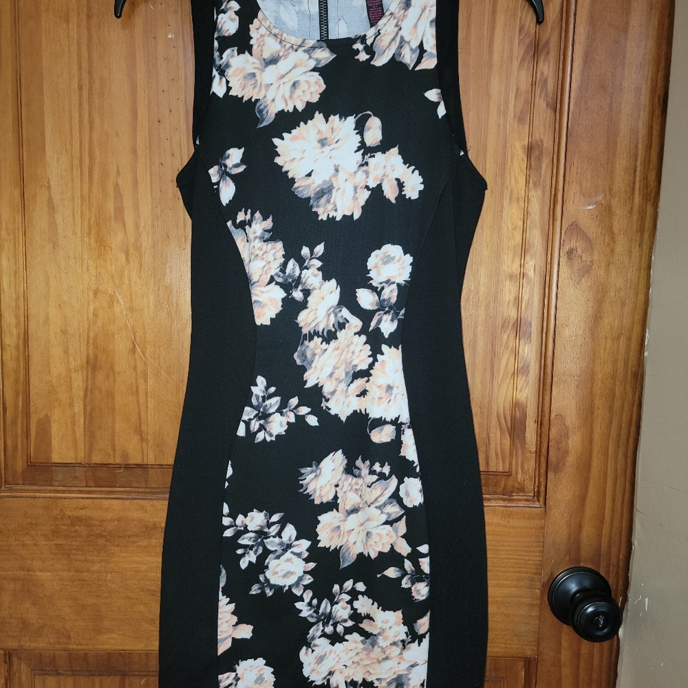 Material Girl Dress Size Small